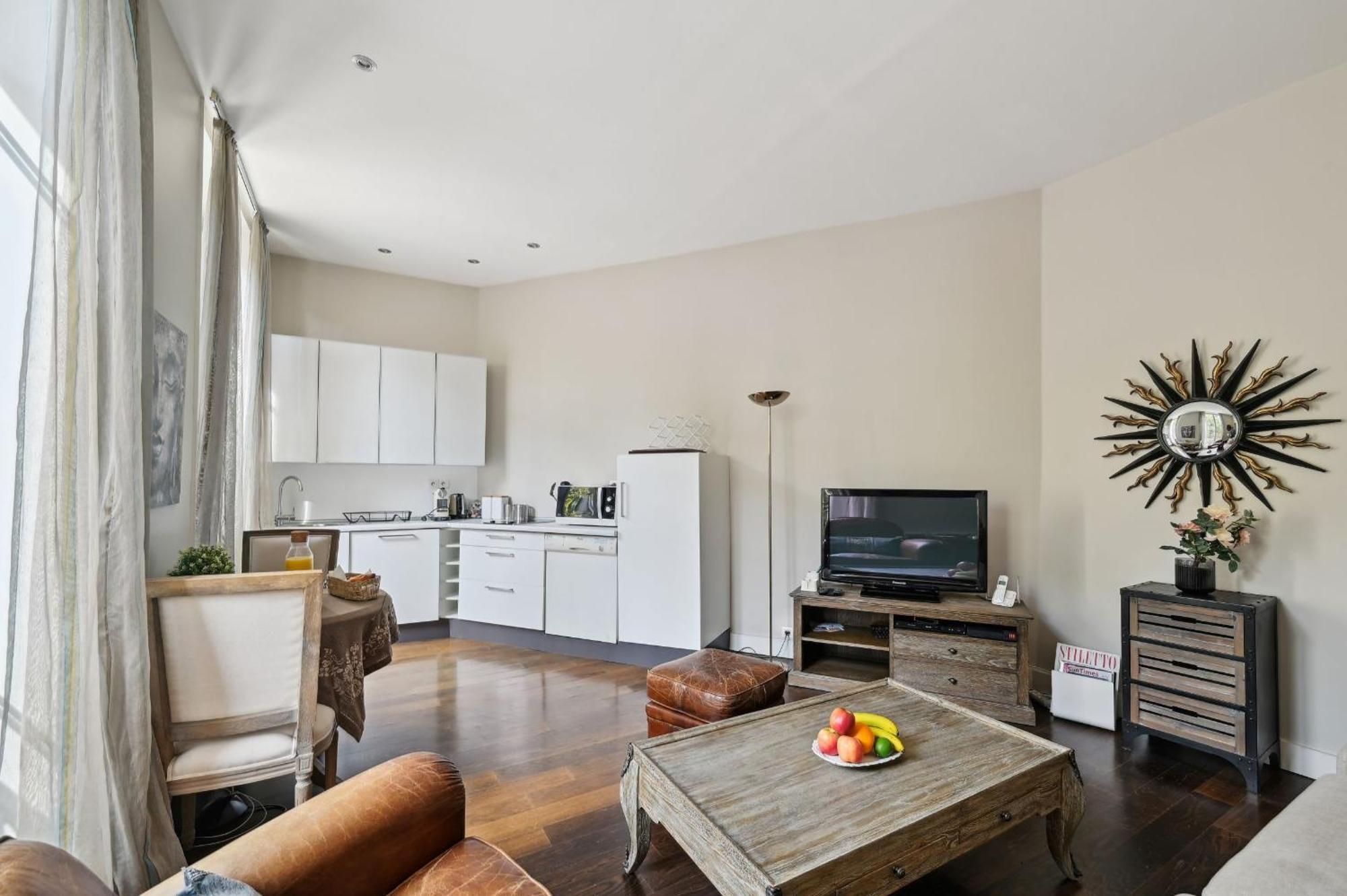 Champs-Elysees & Arc De Triomphe - Cityapartmentstay Париж Экстерьер фото