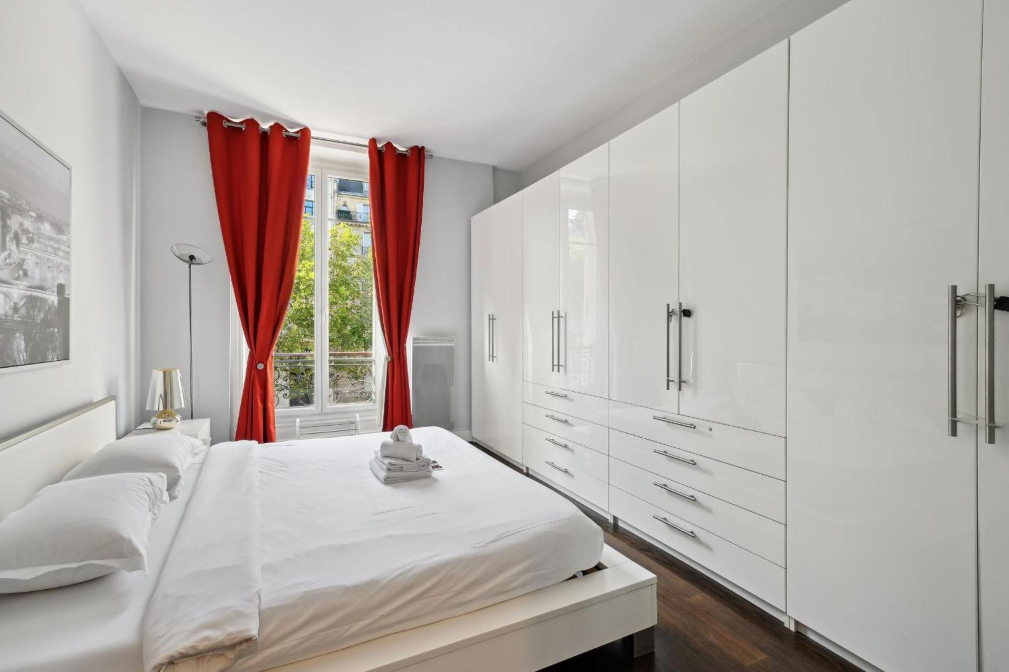 Champs-Elysees & Arc De Triomphe - Cityapartmentstay Париж Экстерьер фото
