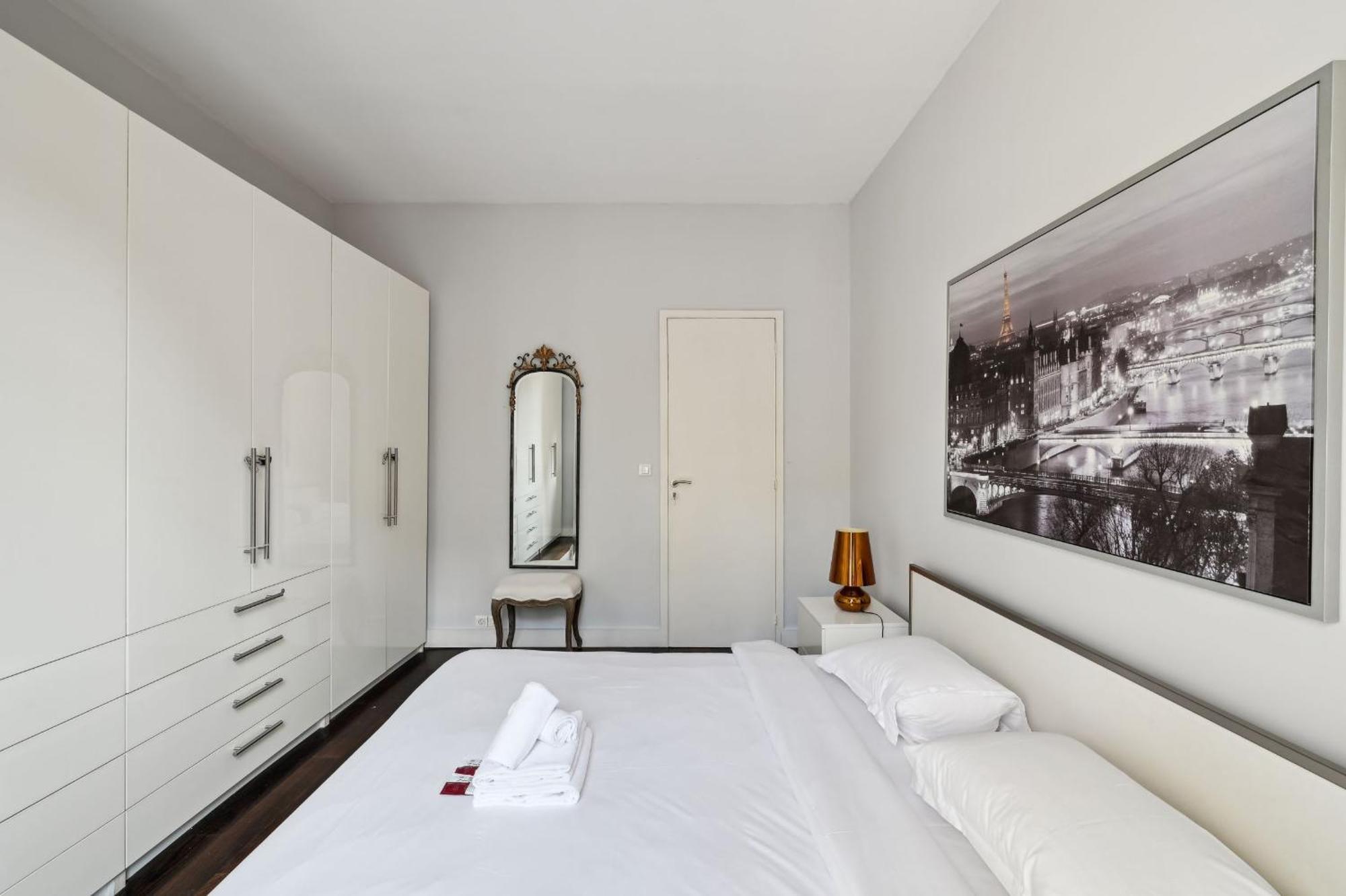 Champs-Elysees & Arc De Triomphe - Cityapartmentstay Париж Экстерьер фото
